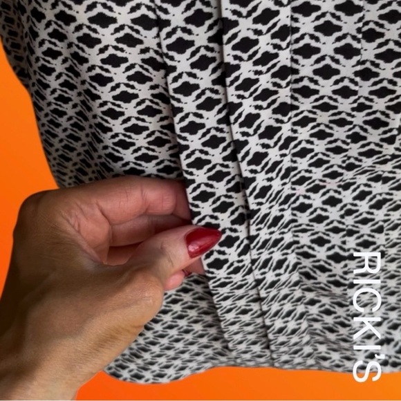Ricki's Monochrome Patterned Blouse - Picture 7 of 11